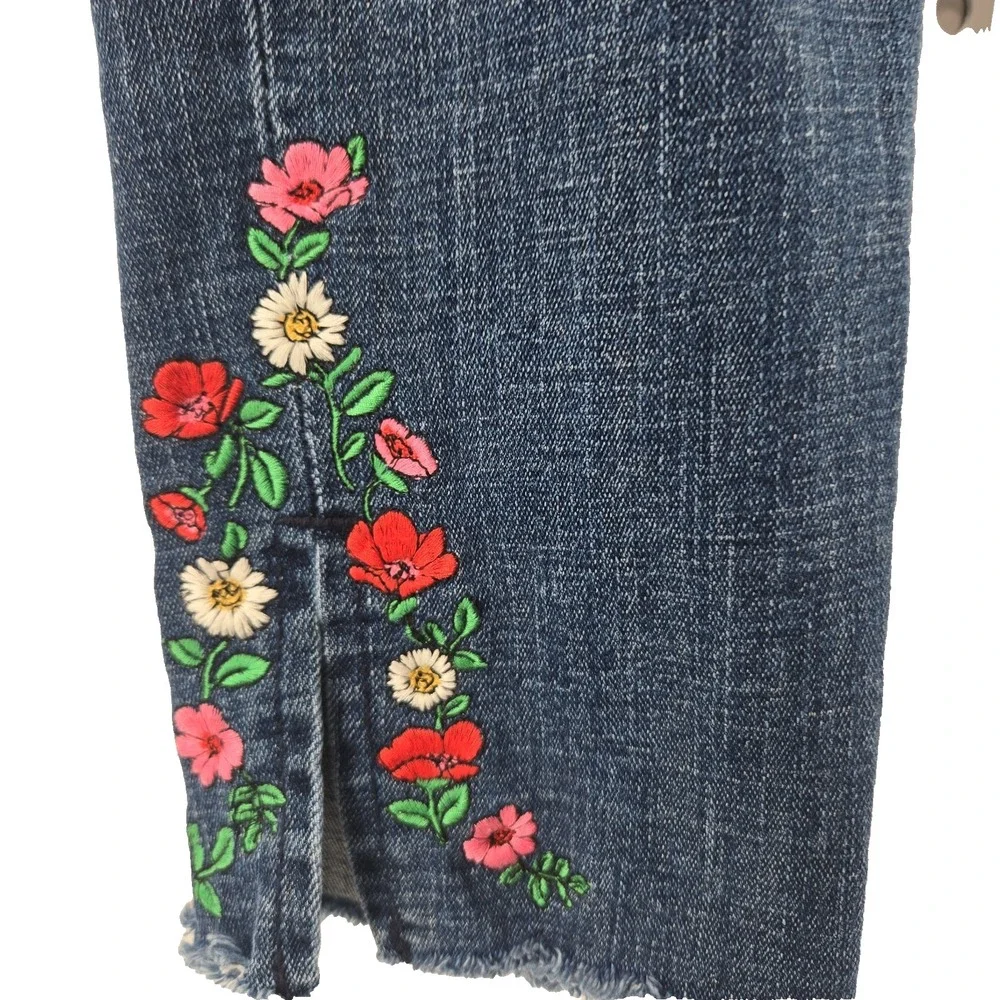 Levis 711 Women Skinny Jeans Size 28 Embroidered Ankle Frayed